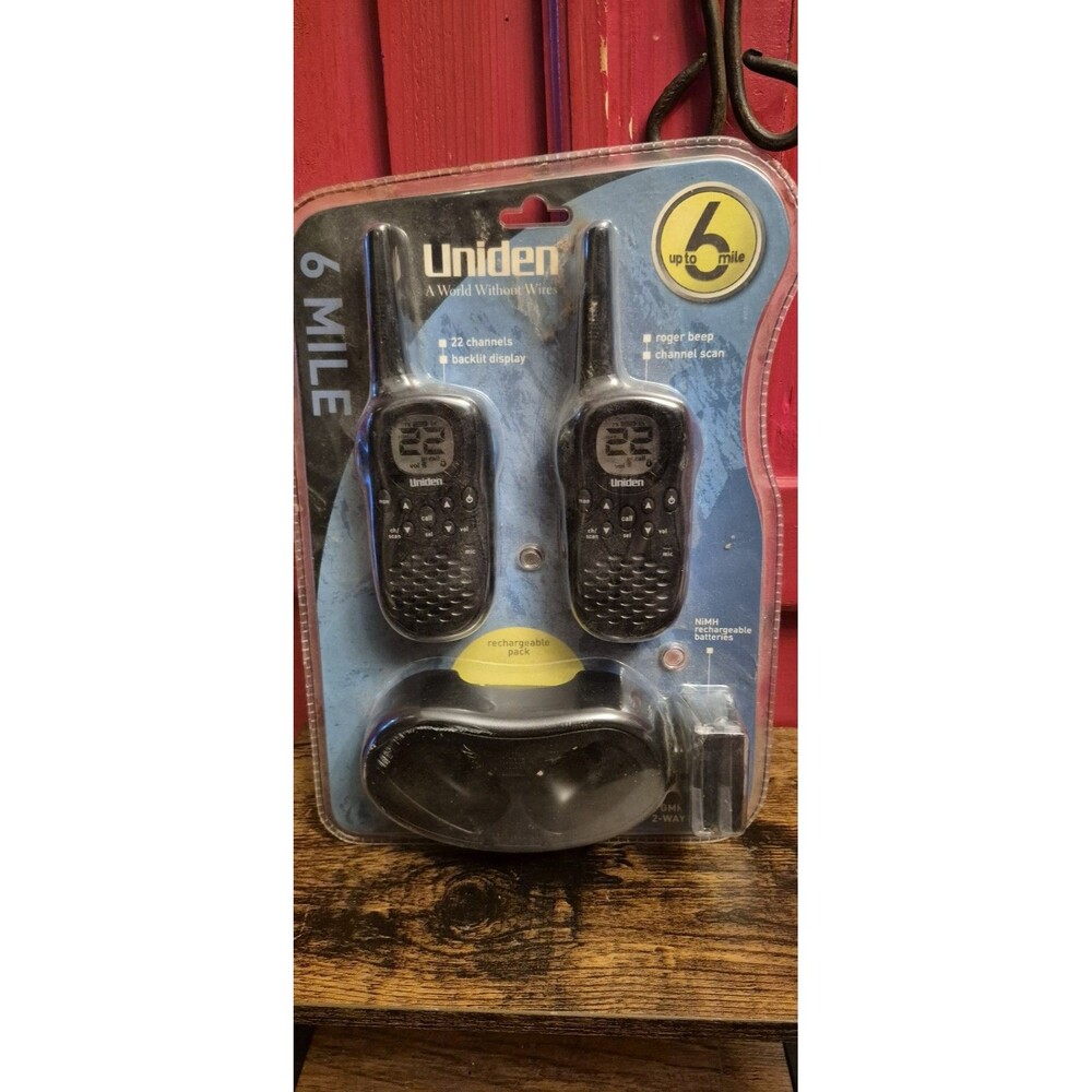 New Uniden 2-way Radios Model GMR635-2CK 22 Channel/Up To 6 Mile Range Sealed